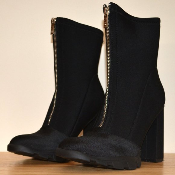 Guess Black 'Michele' Knit Zip Up Ankle Booties SIZE 9 - Picture 2 of 7
